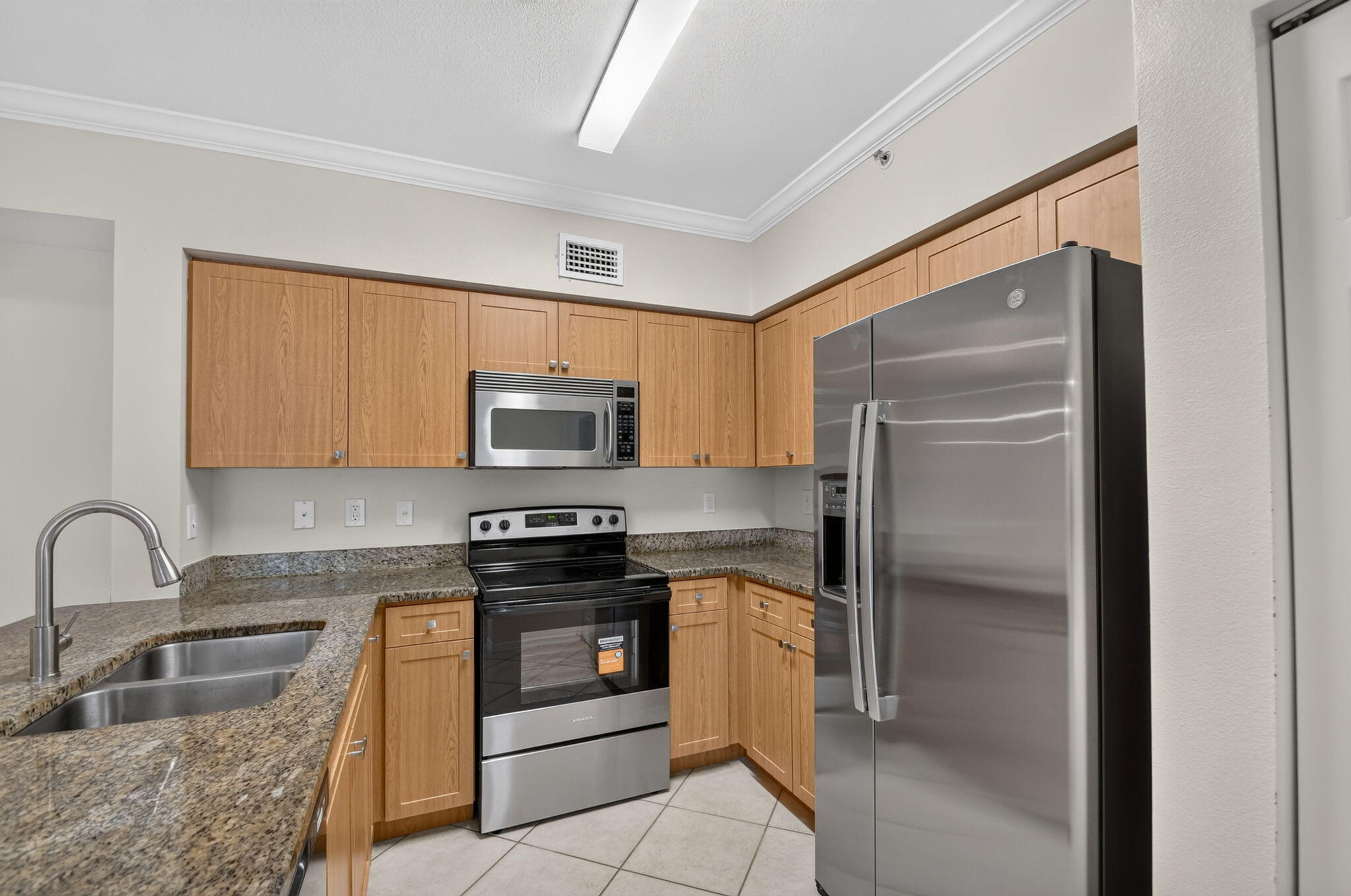 En Venta 6370 EMERALD DUNES Drive 203, West Palm Beach, FL 33411, West Palm Beach, FL 33411
