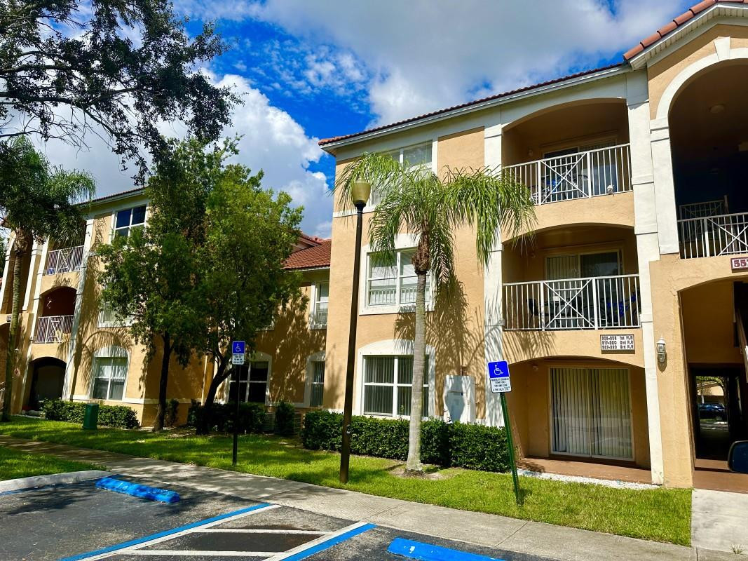 Foto de propiedad en 5620 NW 61st Street 1208, Coconut Creek, FL 33073 Coconut Creek con MLS# 