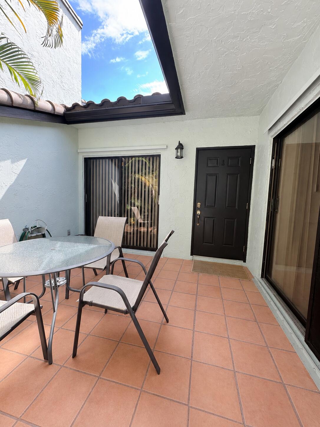 Foto de propiedad en 22274 PINEAPPLE WALK Drive 1, Boca Raton, FL 33433 Boca Raton con MLS# 