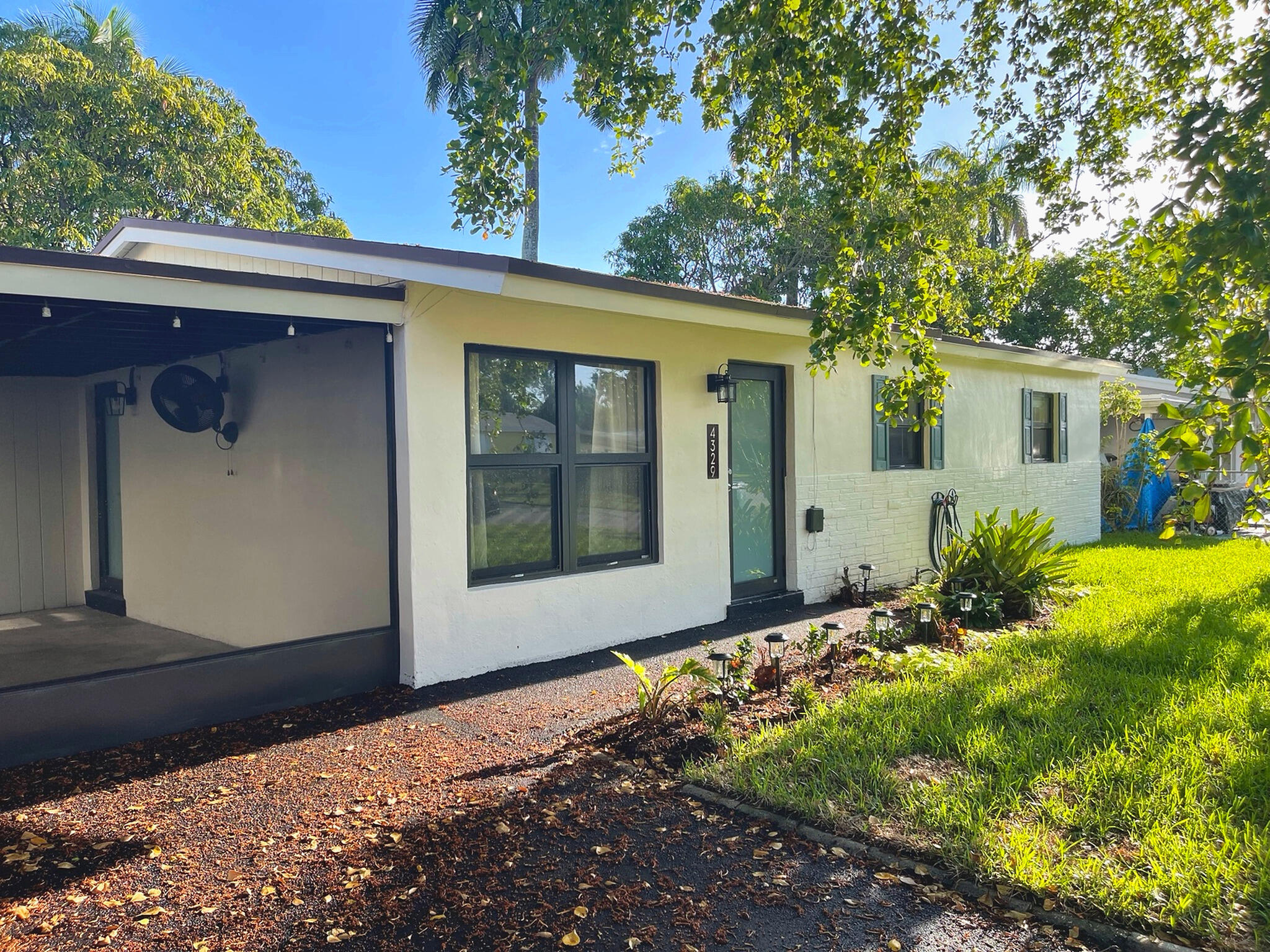 Foto de propiedad en 4329 SW 49TH Court, Dania Beach, FL 33314 Dania Beach con MLS# 