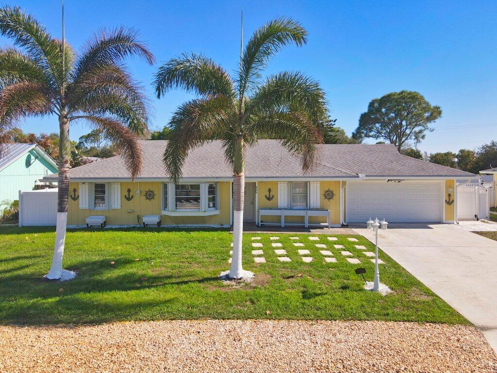 En Venta 888 NE Maranta Terrado, Jensen Beach, FL 34957, Jensen Beach, FL 34957