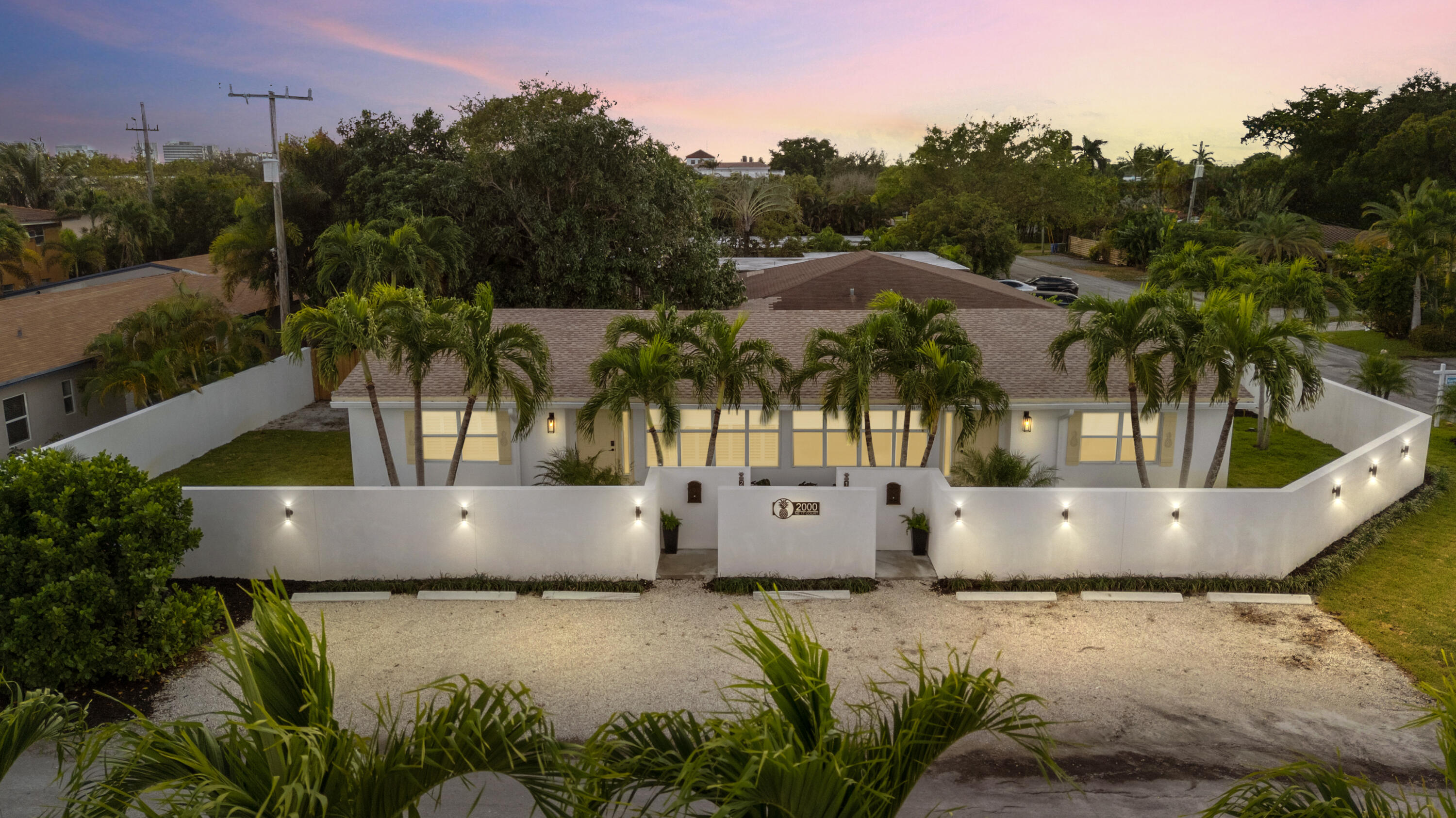 Foto de propiedad en 2000 NE 17TH Court 1-2, Fort Lauderdale, FL 33305 Fort Lauderdale con MLS# 