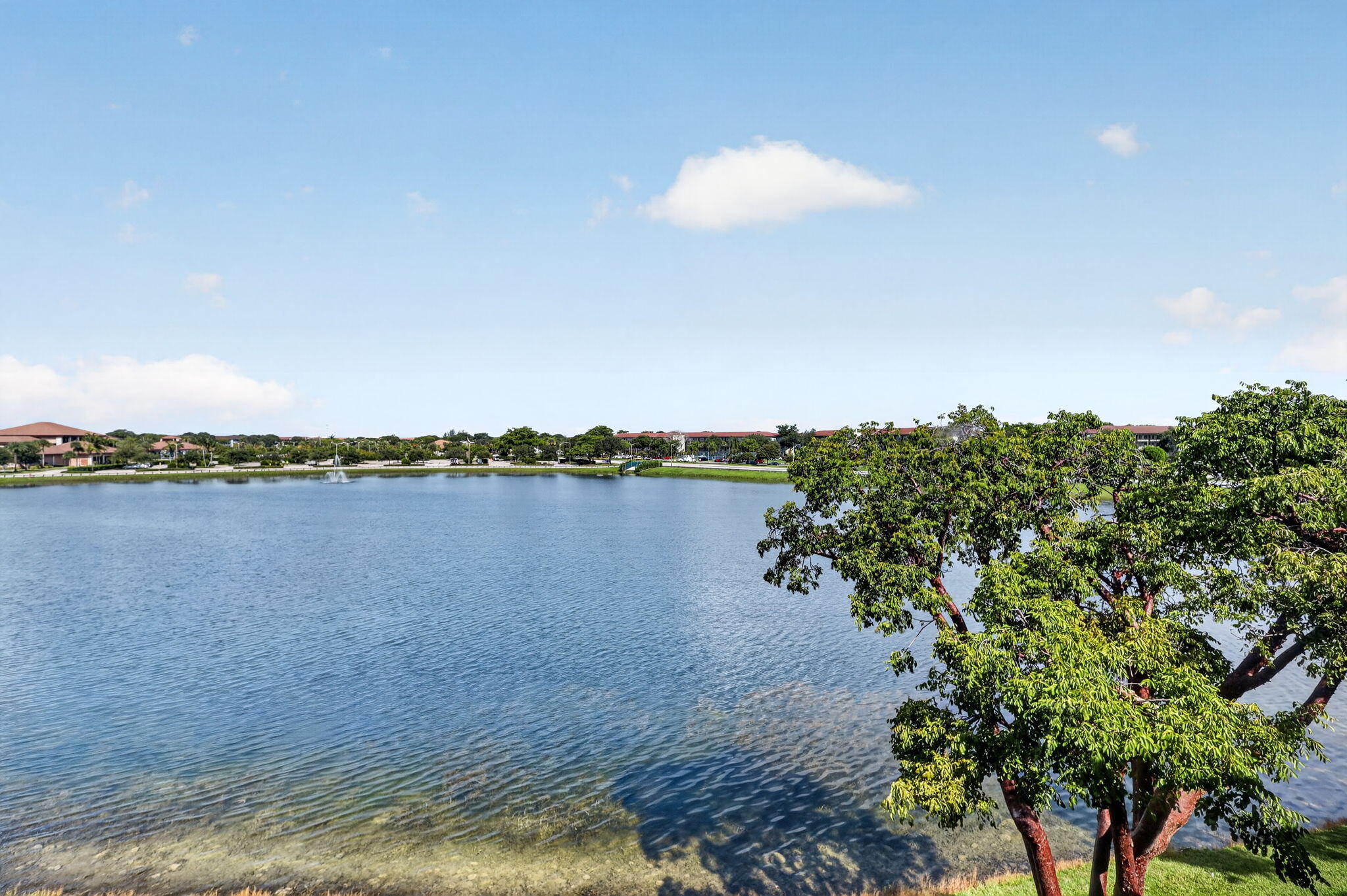 Foto de propiedad en 13001 SW 11TH Court 405A, Pembroke Pines, FL 33027 Pembroke Pines con MLS# 