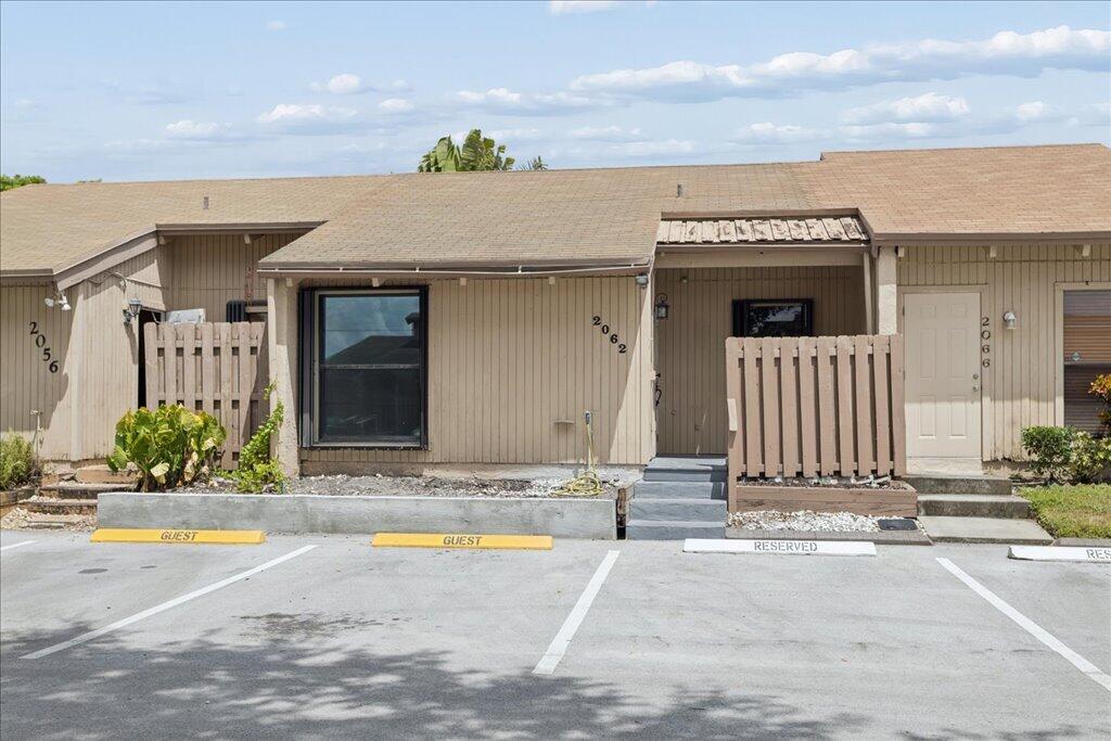Foto de propiedad en 2062 SW 82ND Avenue, Davie, FL 33324 Davie con MLS# 