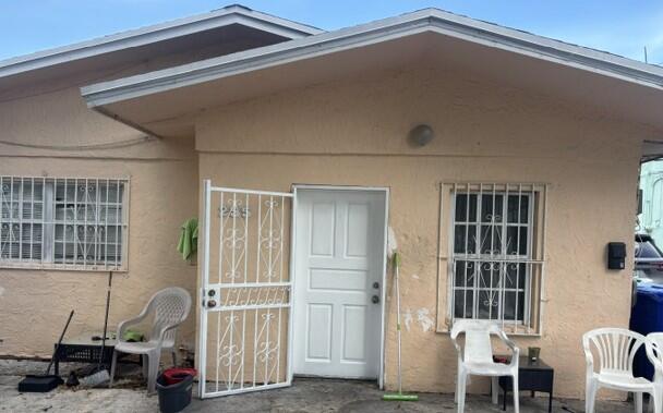 Foto de propiedad en 255 NW 27TH Court, Miami, FL 33125 Miami con MLS# 