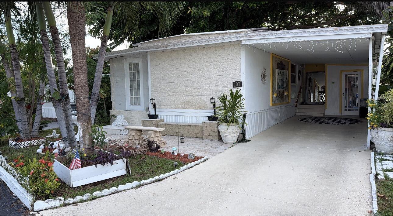 Foto de propiedad en 107 Havenwood Drive, Pompano Beach, FL 33064 Pompano Beach con MLS# 