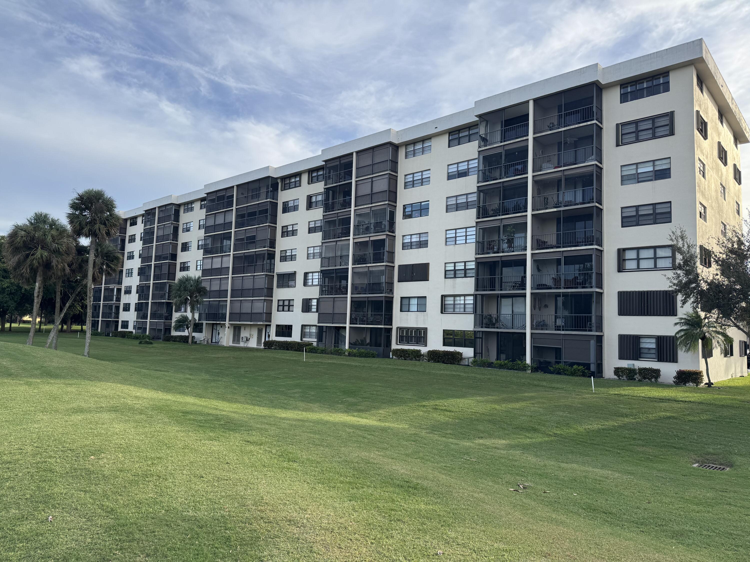 Foto de propiedad en 2430 DEER CREEK COUNTRY CLUB Boulevard 407-2, Deerfield Beach, FL 33442 Deerfield Beach con MLS# 