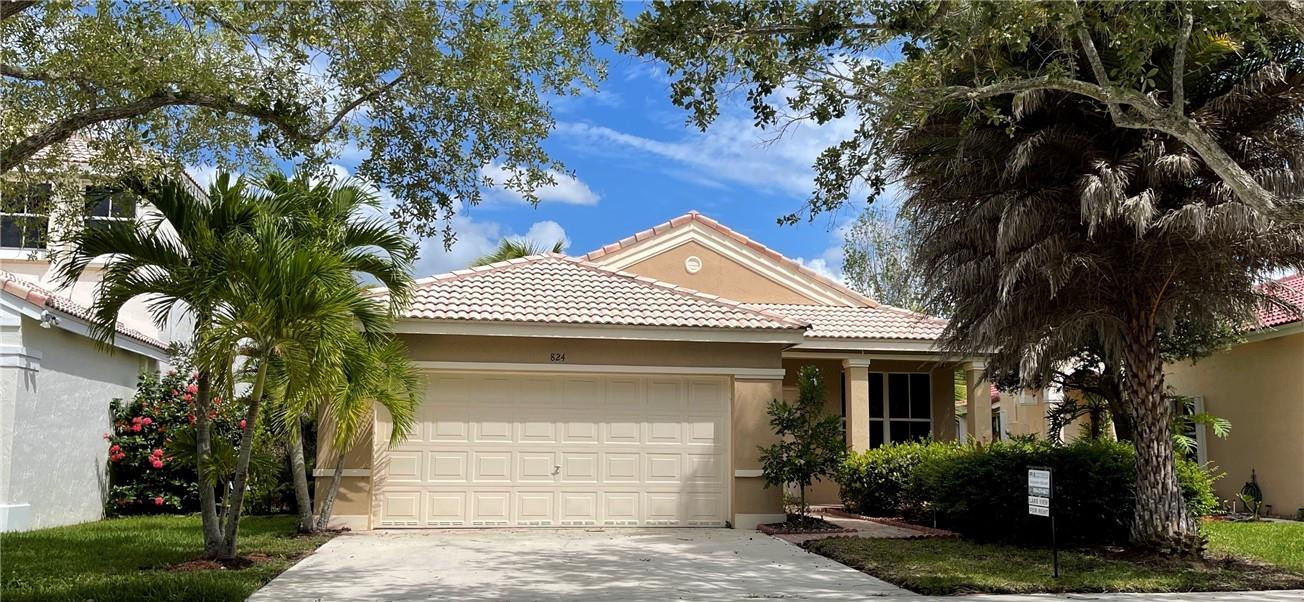 Foto de propiedad en 824 Savannah Falls Drive, Weston, FL 33327 Weston con MLS# 