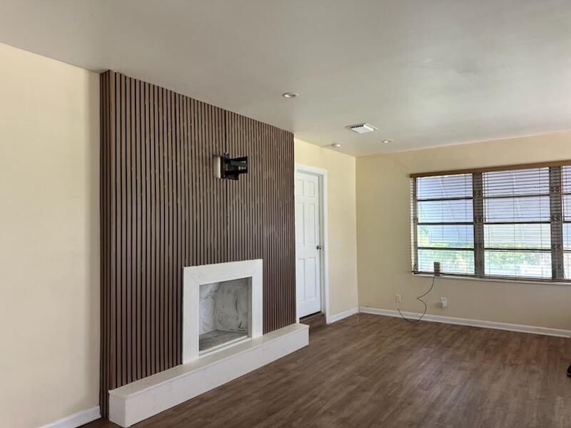 Foto de propiedad en 913 N B Street, Lake Worth Beach, FL 33460 Lake Worth Beach con MLS# 