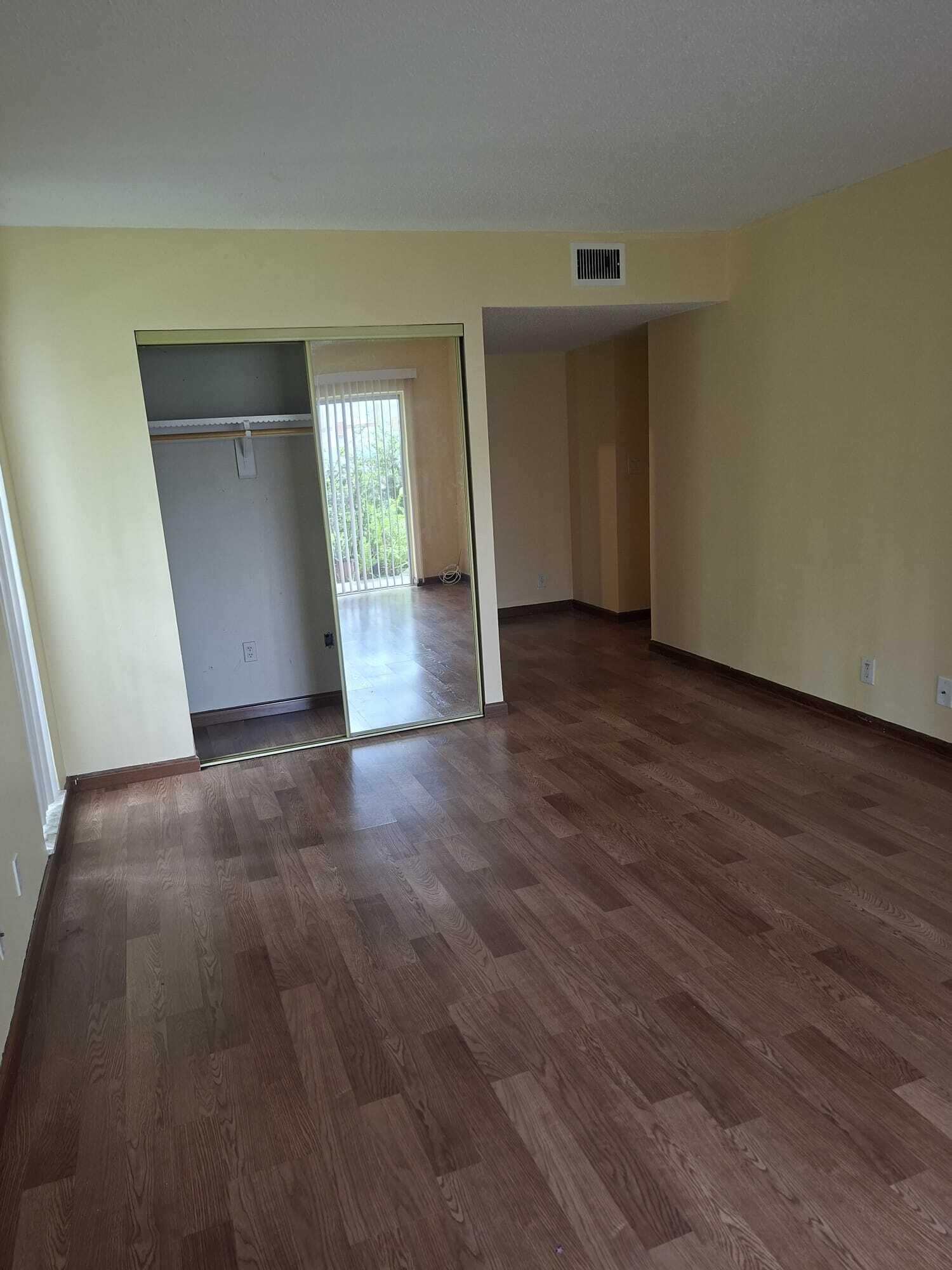 Foto de propiedad en 2 GREENWAY Village N 108, Royal Palm Beach, FL 33411 Royal Palm Beach con MLS# 