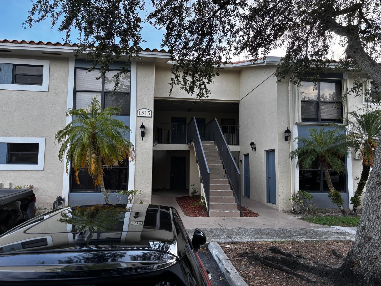 Foto de propiedad en 1515 LAKE CRYSTAL Drive B, West Palm Beach, FL 33411 West Palm Beach con MLS# 