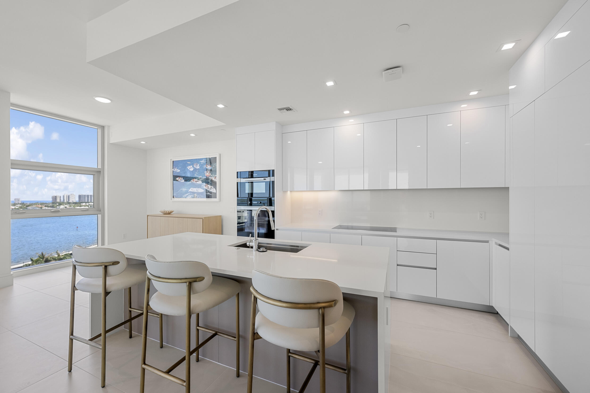 Foto de propiedad en 220 Lake Shore Drive 1001, Lake Park, FL 33403 Lake Park con MLS# 