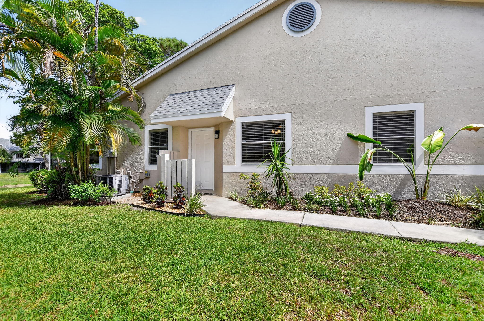 Foto de propiedad en 1971 Discovery Circle E, Deerfield Beach, FL 33442 Deerfield Beach con MLS# 