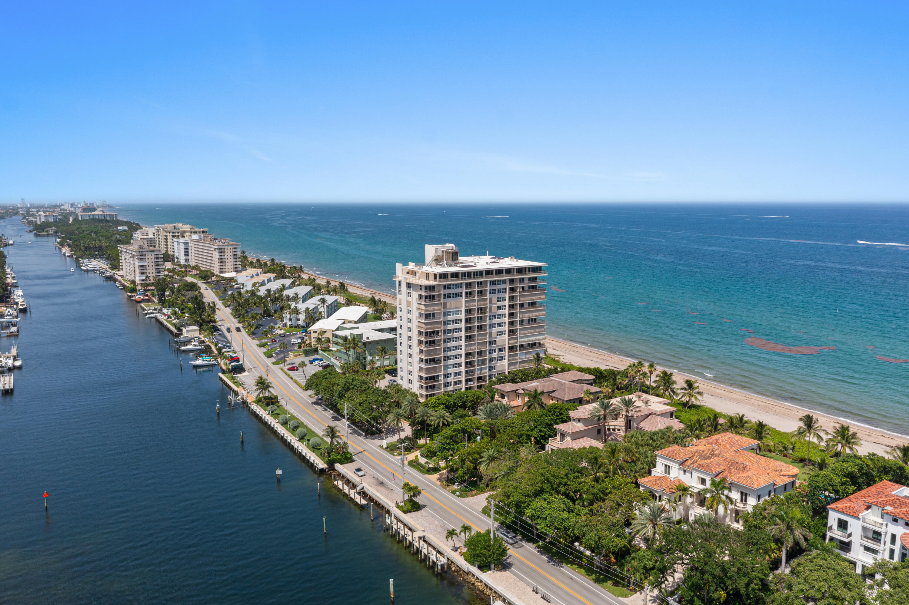 Foto de propiedad en 1021 HILLSBORO MILE PH3, Hillsboro Beach, FL 33062 Hillsboro Beach con MLS# 