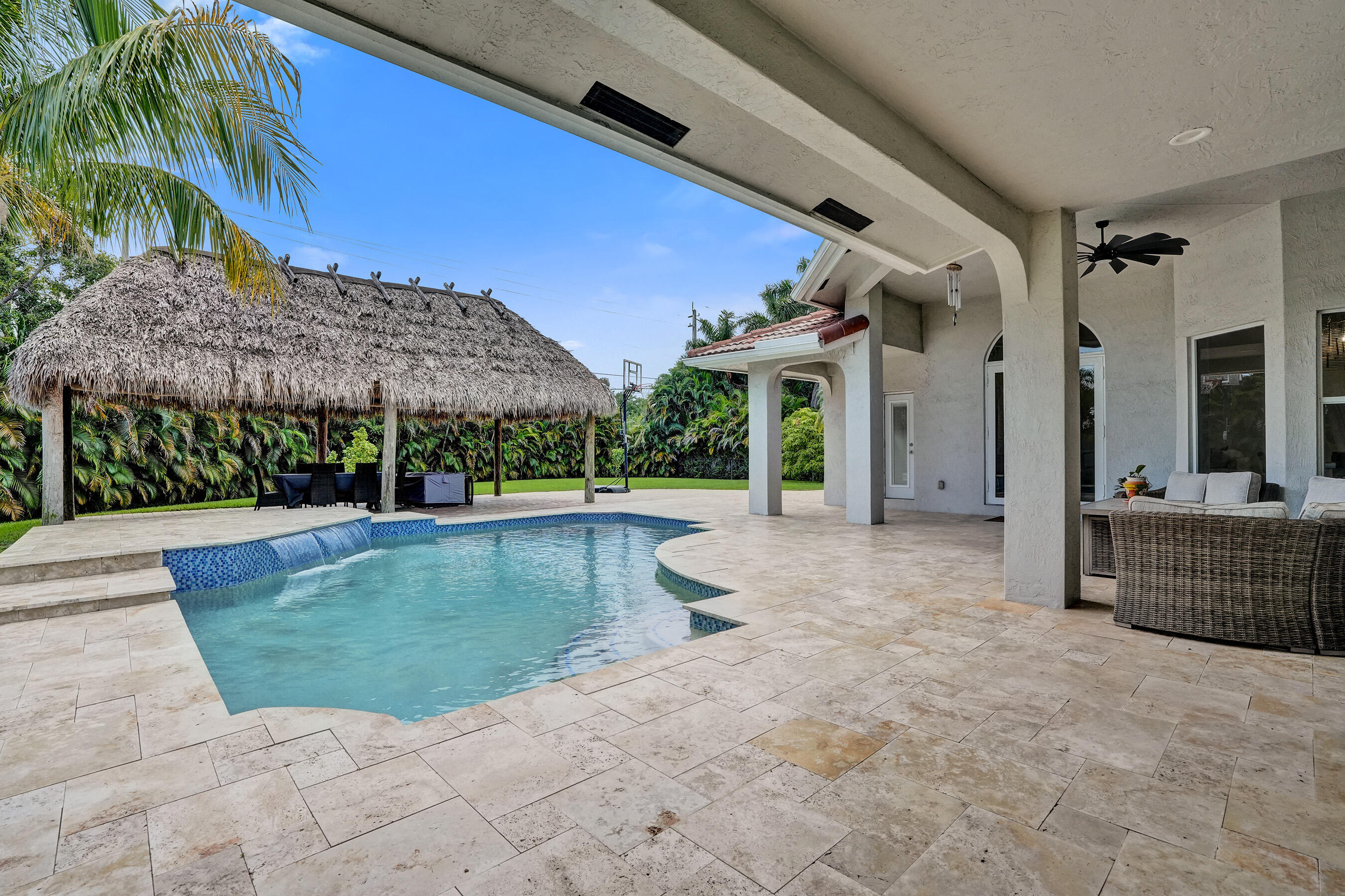Foto de propiedad en 11800 NW 17TH Place, Plantation, FL 33323 Plantation con MLS# 