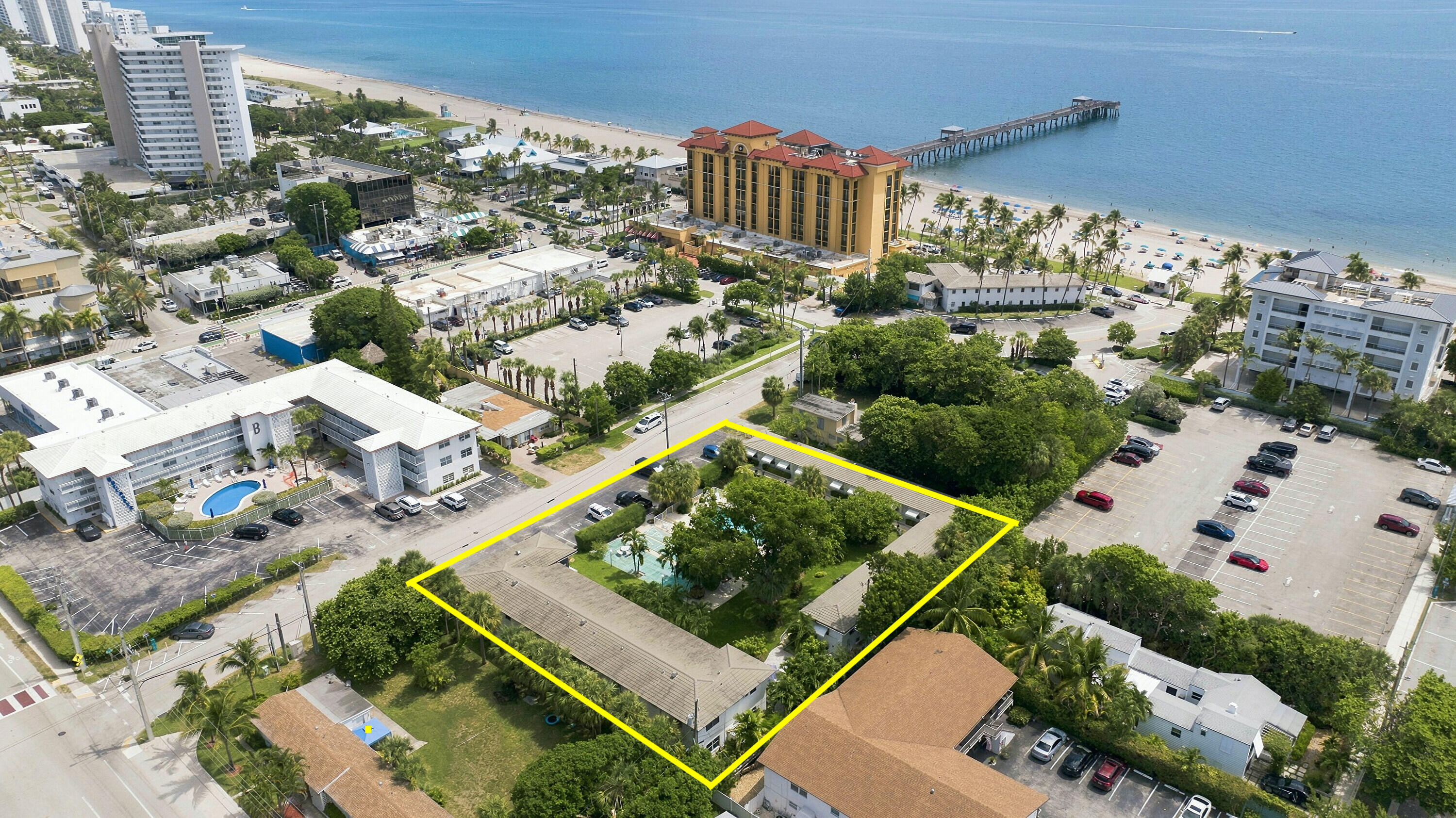 Foto de propiedad en 2060 NE 1st Street 1-8, 10-20, Deerfield Beach, FL Deerfield Beach con MLS# 