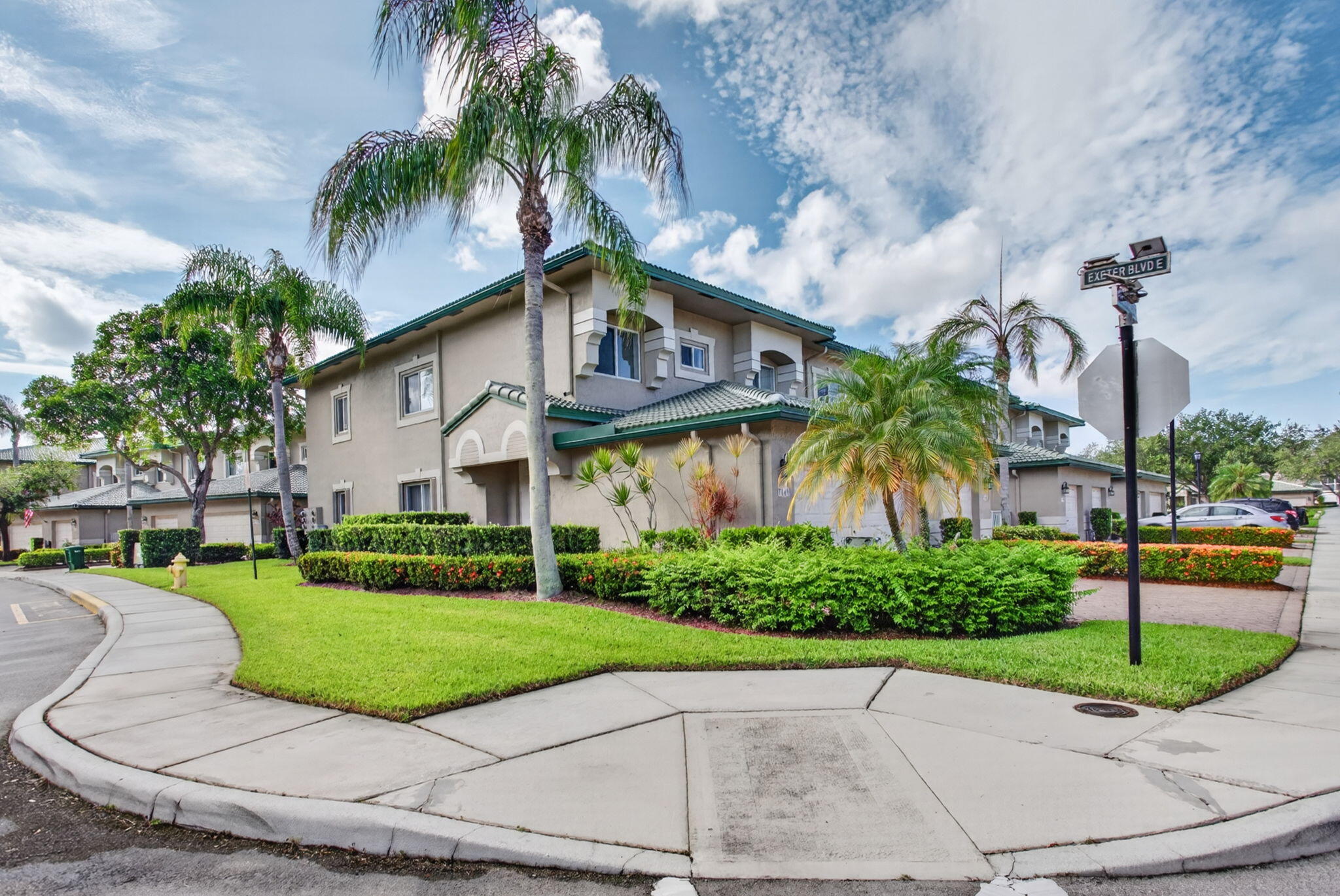 Foto de propiedad en 7940 Exeter Circle E 201, Tamarac, FL 33321 Tamarac con MLS# 