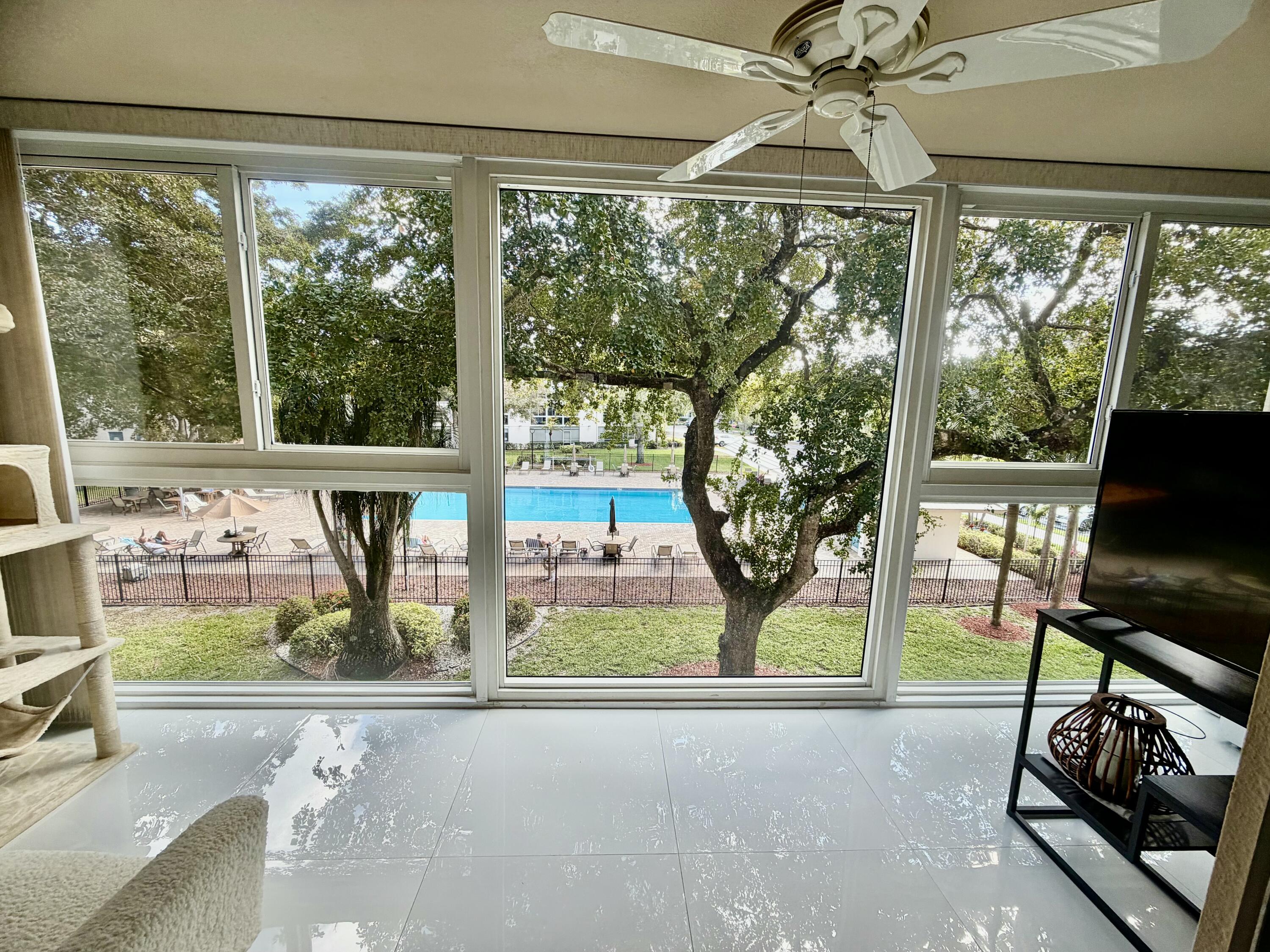 Foto de propiedad en 2004 GRANADA Drive M3, Coconut Creek, FL 33066 Coconut Creek con MLS# 