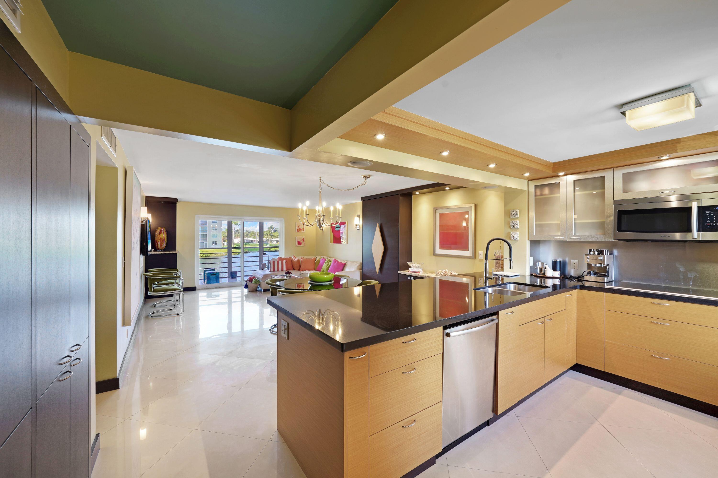 Foto de propiedad en 311 SE 3RD Street SE 207, Dania Beach, FL 33004 Dania Beach con MLS# 