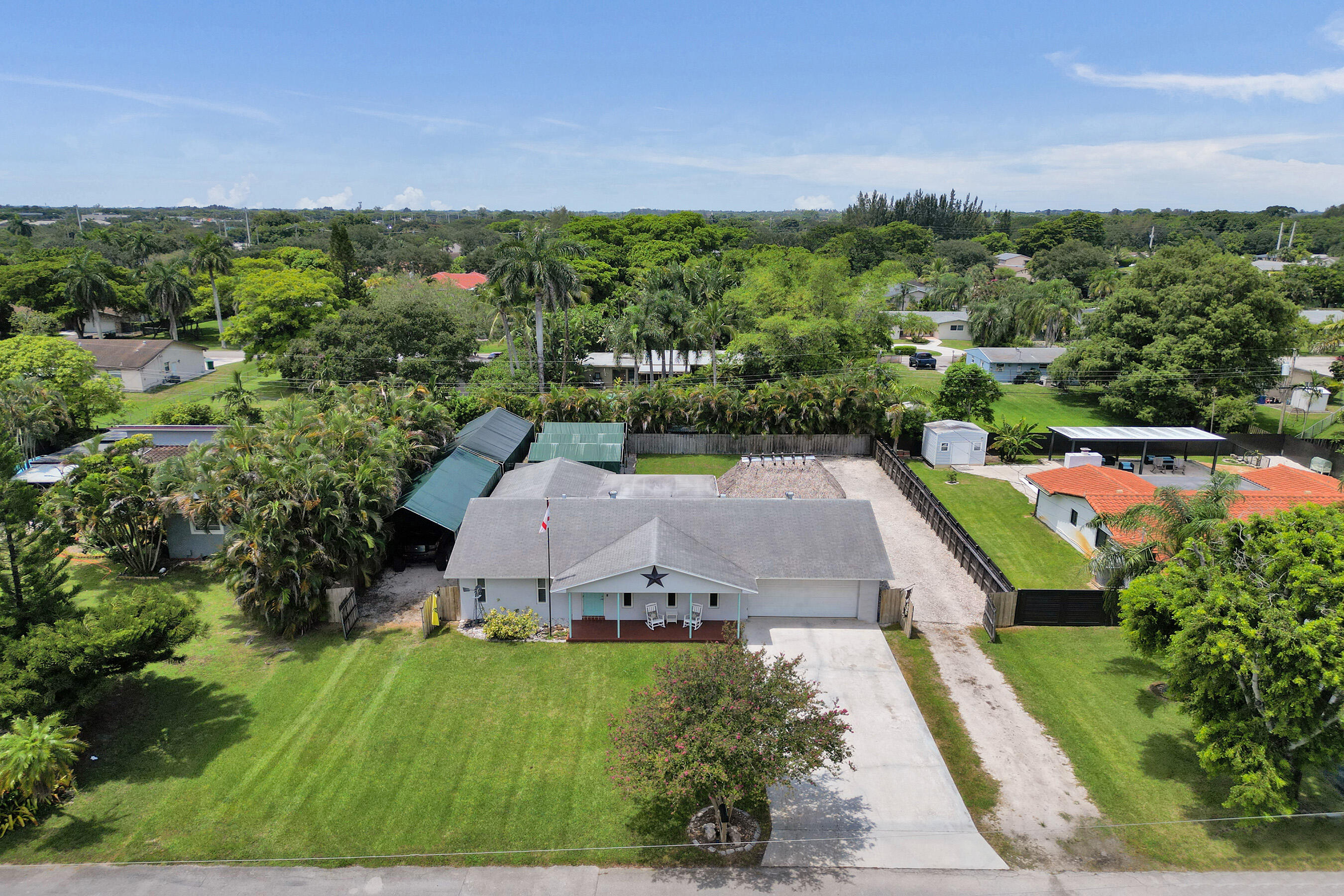Foto de propiedad en 4321 SW 73RD Terrace, Davie, FL 33314 Davie con MLS# 