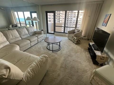 Foto de propiedad en 5000 N Ocean Boulevard 1008, Lauderdale-By-The-Sea, FL 33308 Lauderdale-By-The-Sea con MLS# 