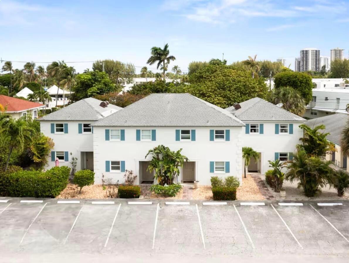 Foto de propiedad en 1222 Surf Road, Singer Island, FL 33404 Singer Island con MLS# 