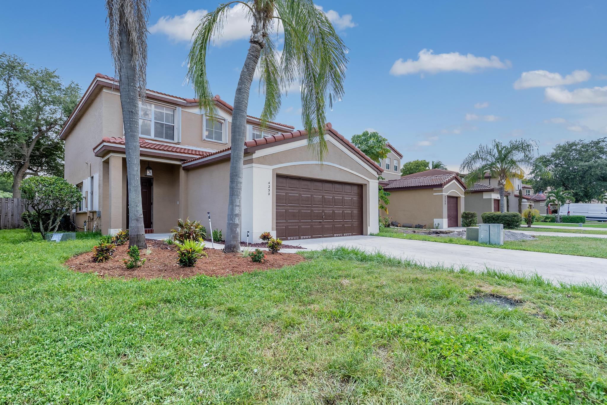 Foto de propiedad en 4250 NW 1st Place, Deerfield Beach, FL 33442 Deerfield Beach con MLS# 