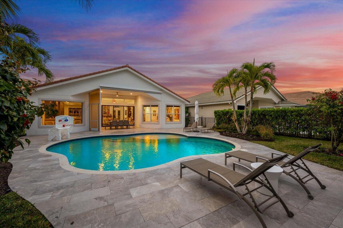 Foto de propiedad en 180 Carina Drive, Jupiter, FL 33478 Jupiter con MLS# 