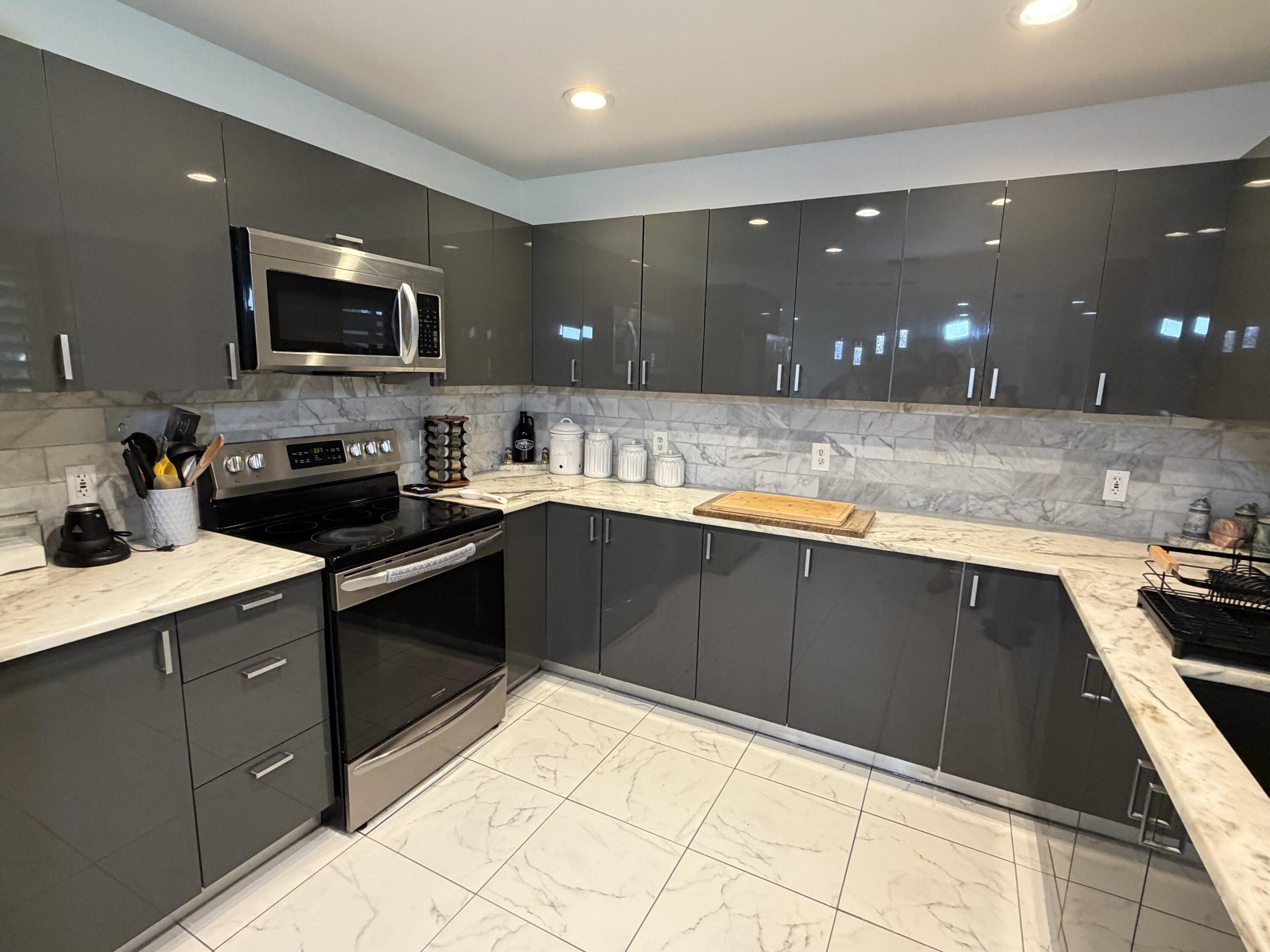 En Venta 1486 SE Grapeland Avenue, Port St. Lucie, FL 34952, Port St. Lucie, FL 34952