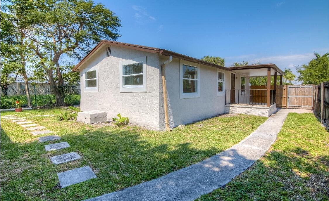 Foto de propiedad en 2960 Chickamauga Avenue, West Palm Beach, FL 33409 West Palm Beach con MLS# 