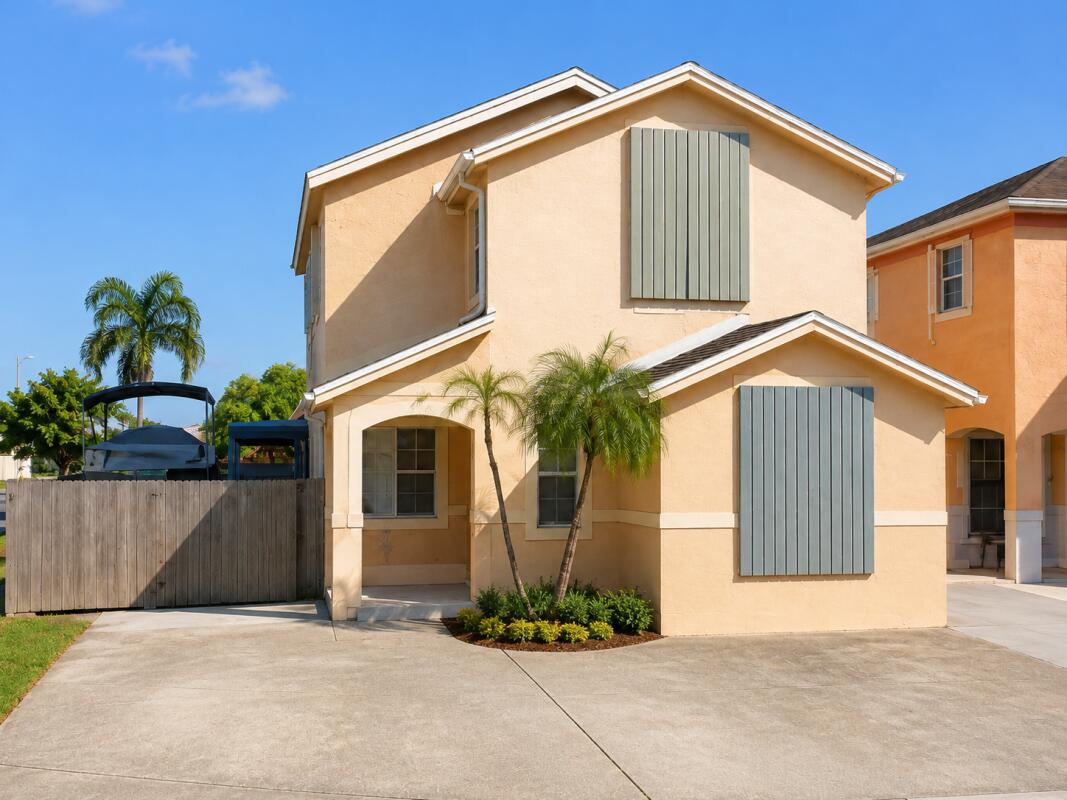 Foto de propiedad en 16001 SW 140th Court, Miami, FL 33177 Miami con MLS# 