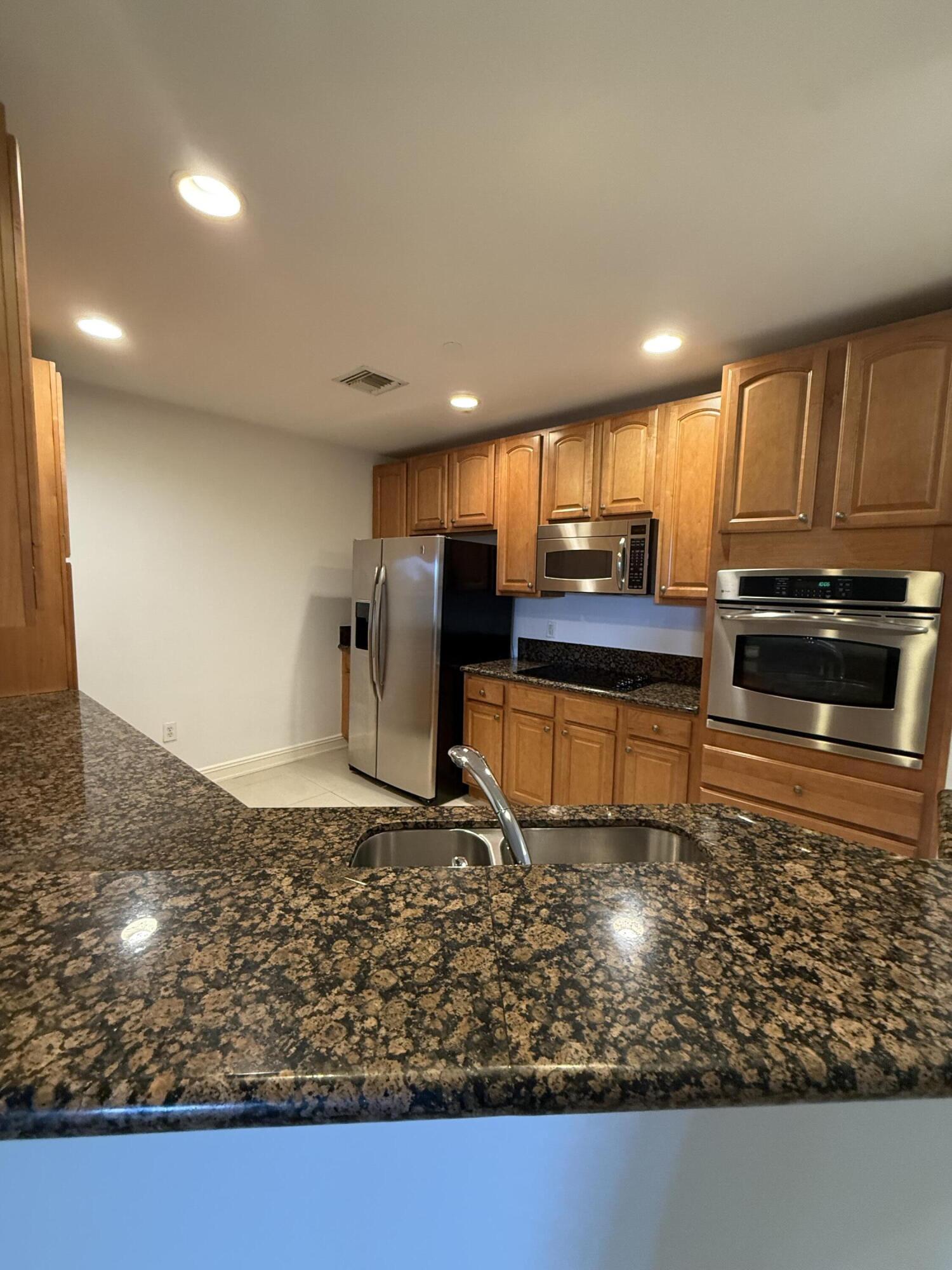Foto de propiedad en 16101 Emerald Estates Drive 153, Weston, FL 33331 Weston con MLS# 
