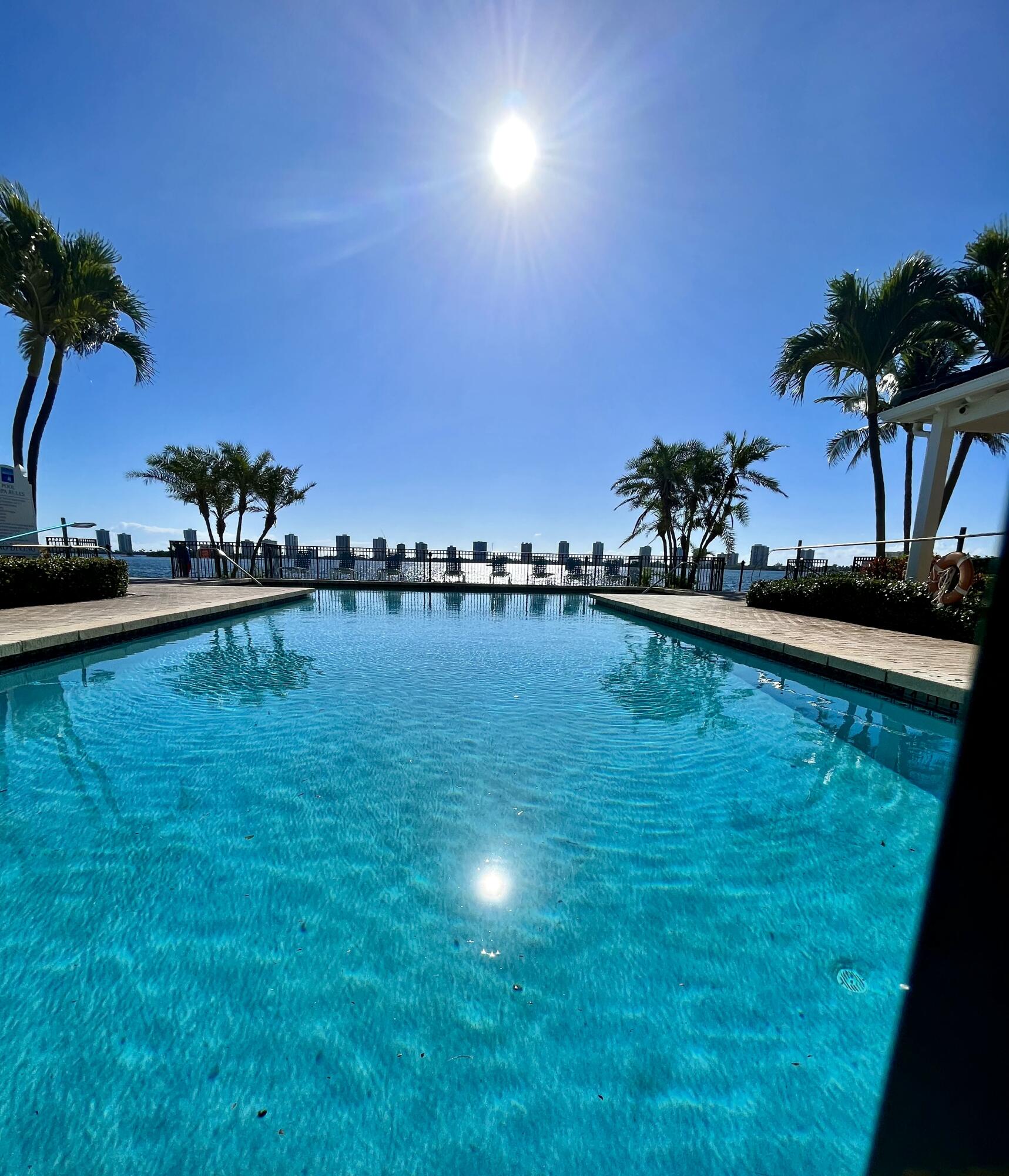 En Venta 1105 Lake Shore Drive 104, Lake Park, FL 33403, Lake Park, FL 33403