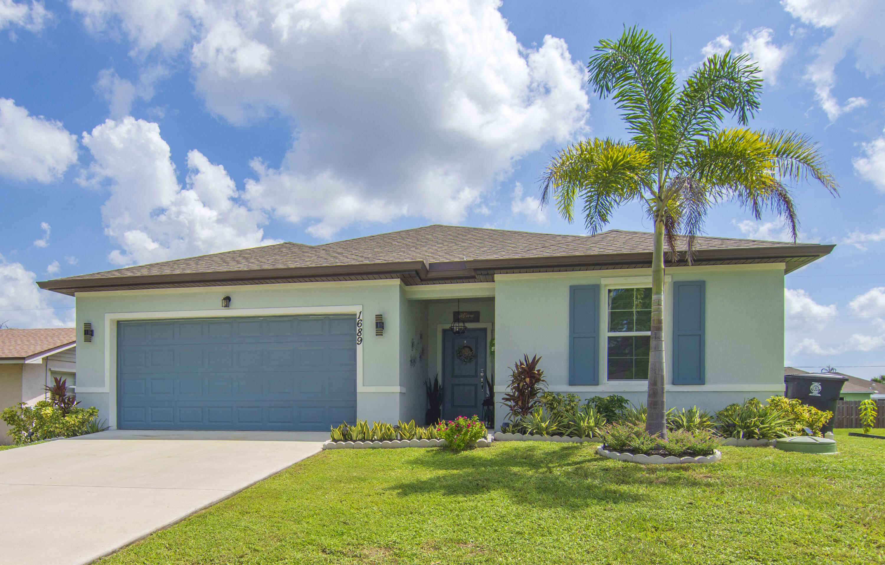 Foto de propiedad en 1689 SE CHELLO Lane, Port St. Lucie, FL 34983 Port St. Lucie con MLS# 