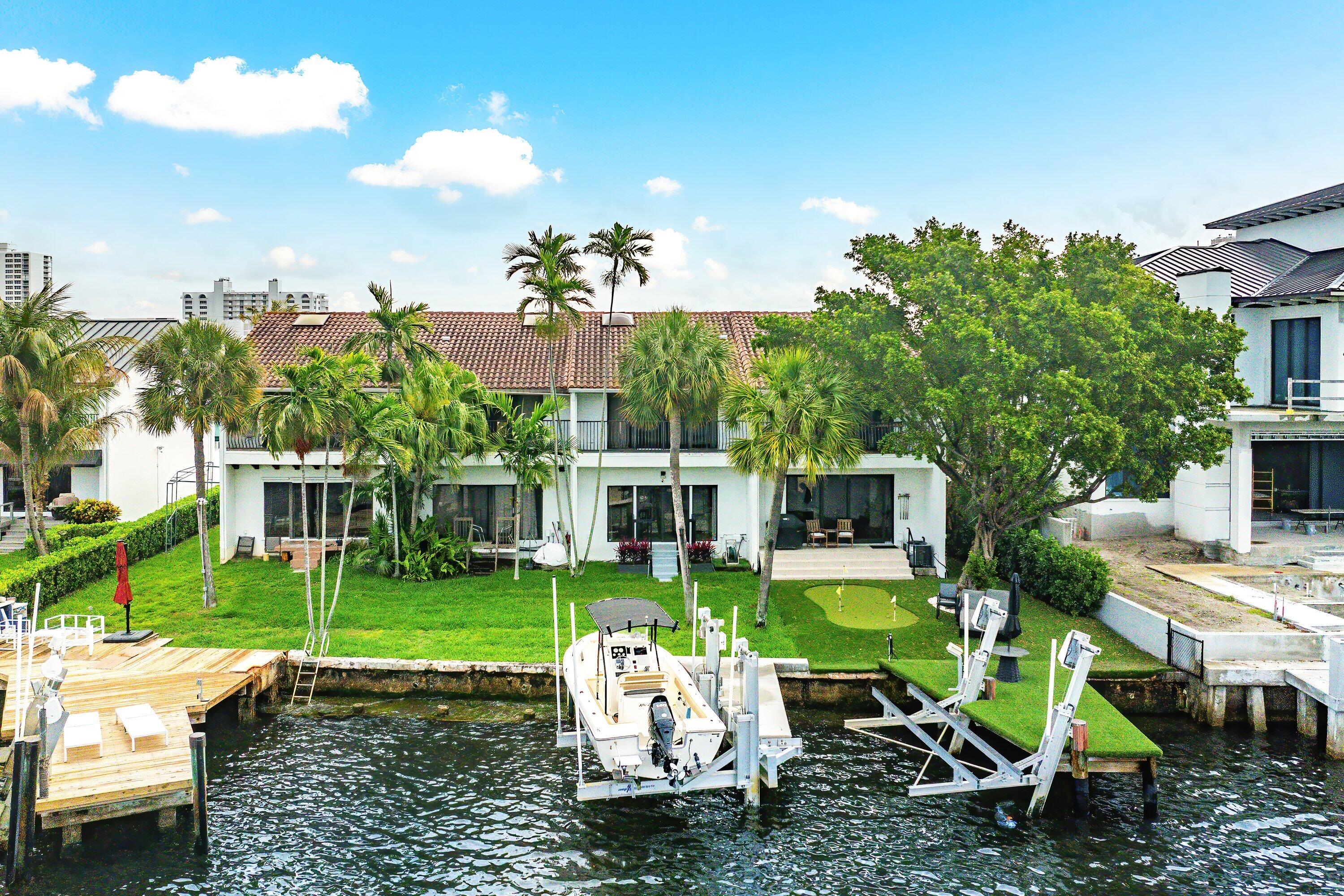 Foto de propiedad en 605 NE 19th Avenue, Deerfield Beach, FL 33441 Deerfield Beach con MLS# 
