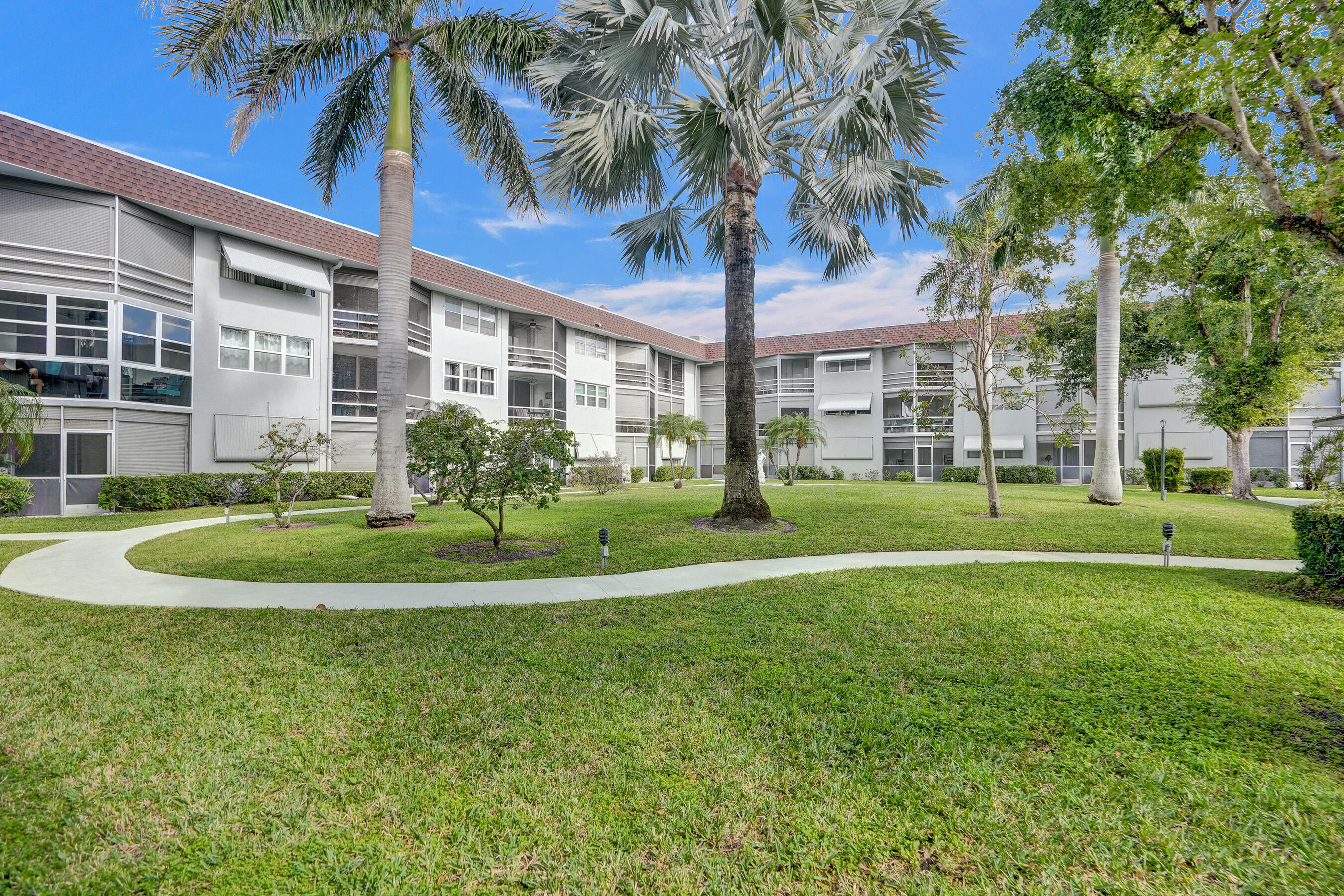 Foto de propiedad en 1040 SE 4TH Avenue 120, Deerfield Beach, FL 33441 Deerfield Beach con MLS# 