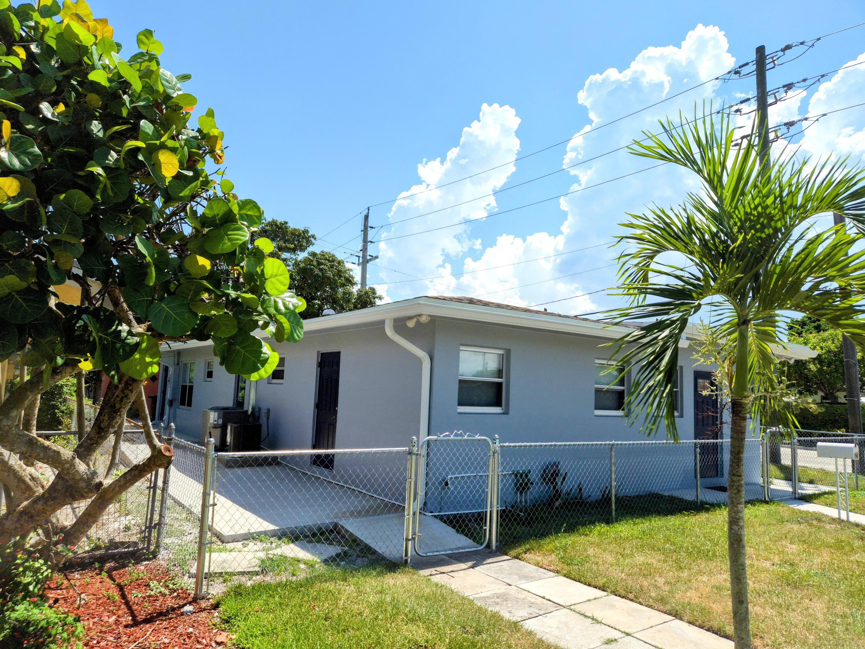 Foto de propiedad en 628 Monroe Drive Front, West Palm Beach, FL 33405 West Palm Beach con MLS# 