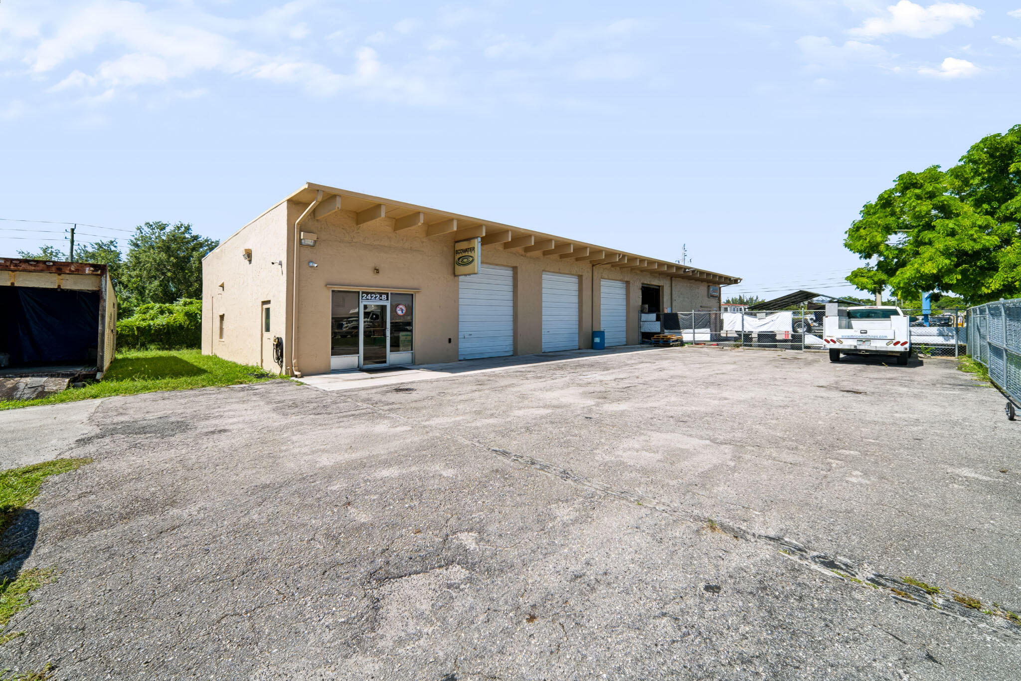 Foto de propiedad en 2422 N MILITARY Trail, West Palm Beach, FL West Palm Beach con MLS# 