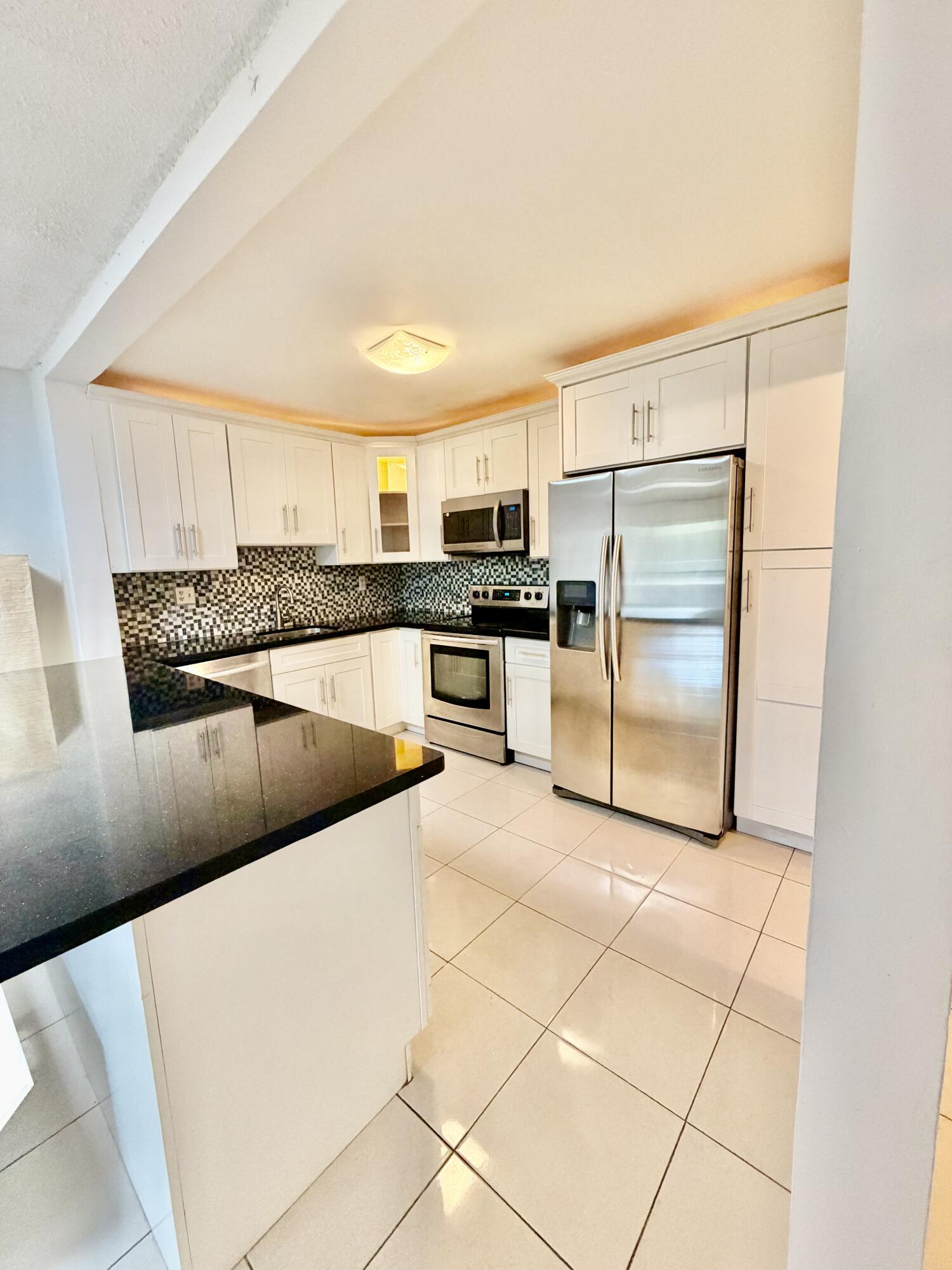 Foto de propiedad en 4159 NW 90th Avenue 204, Coral Springs, FL 33065 Coral Springs con MLS# 