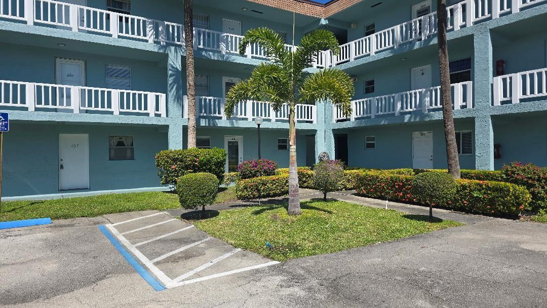 Foto de propiedad en 606 SW NATURA Boulevard 208, Deerfield Beach, FL 33441 Deerfield Beach con MLS# 