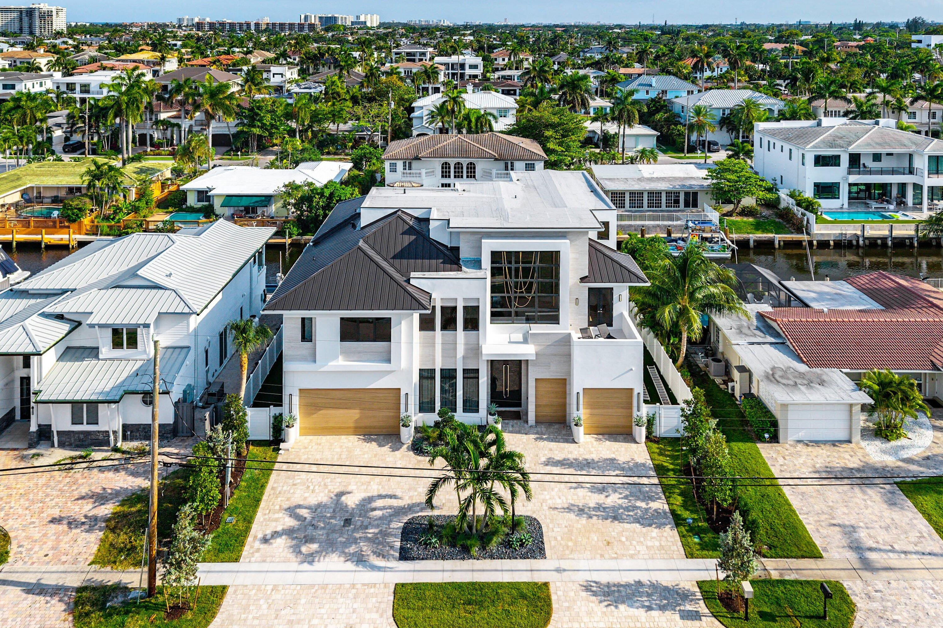 Foto de propiedad en 748 NE 72nd Street, Boca Raton, FL 33487 Boca Raton con MLS# 