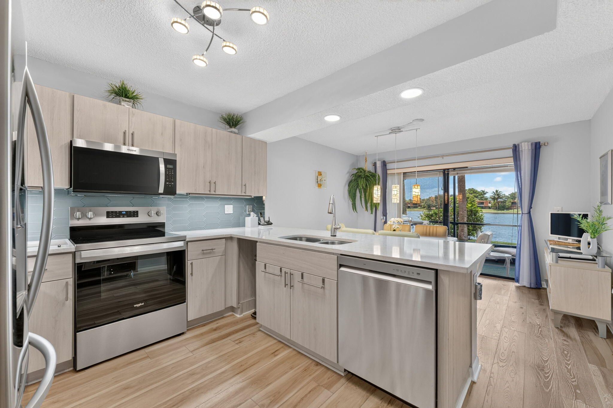 Foto de propiedad en 1648 CORAL Avenue, North Lauderdale, FL 33068 North Lauderdale con MLS# 