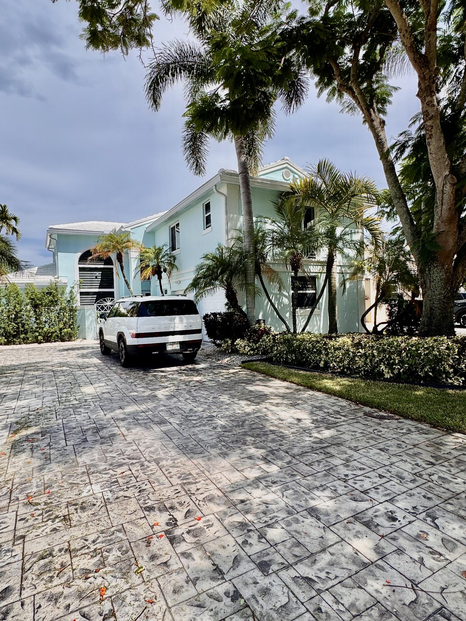 Foto de propiedad en 1081 WILSHIRE Circle E, Pembroke Pines, FL 33027 Pembroke Pines con MLS# 
