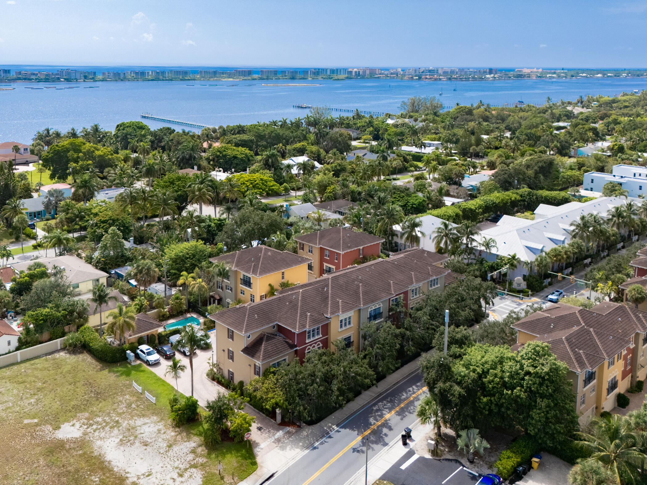 Foto de propiedad en 530 S FEDERAL Highway 2, Lake Worth Beach, FL 33460 Lake Worth Beach con MLS# 
