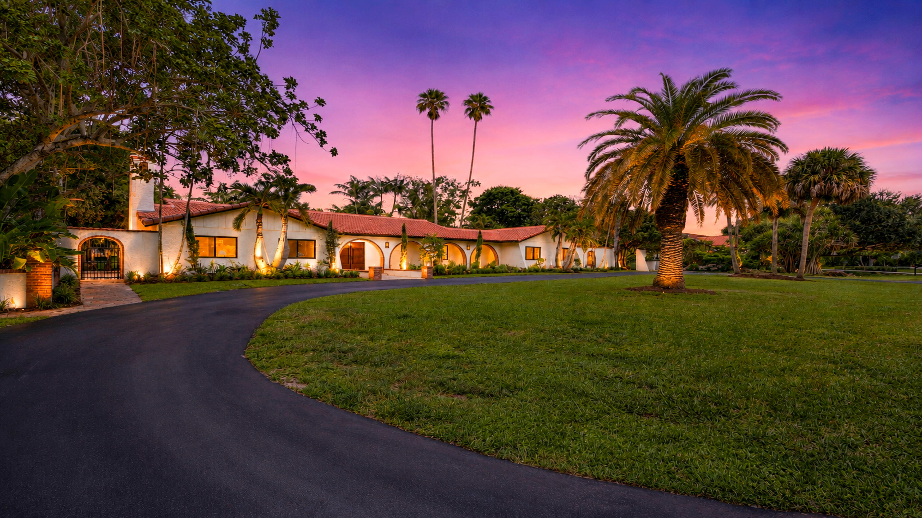 Foto de propiedad en 11851 NW 7TH Street, Plantation, FL 33325 Plantation con MLS# 