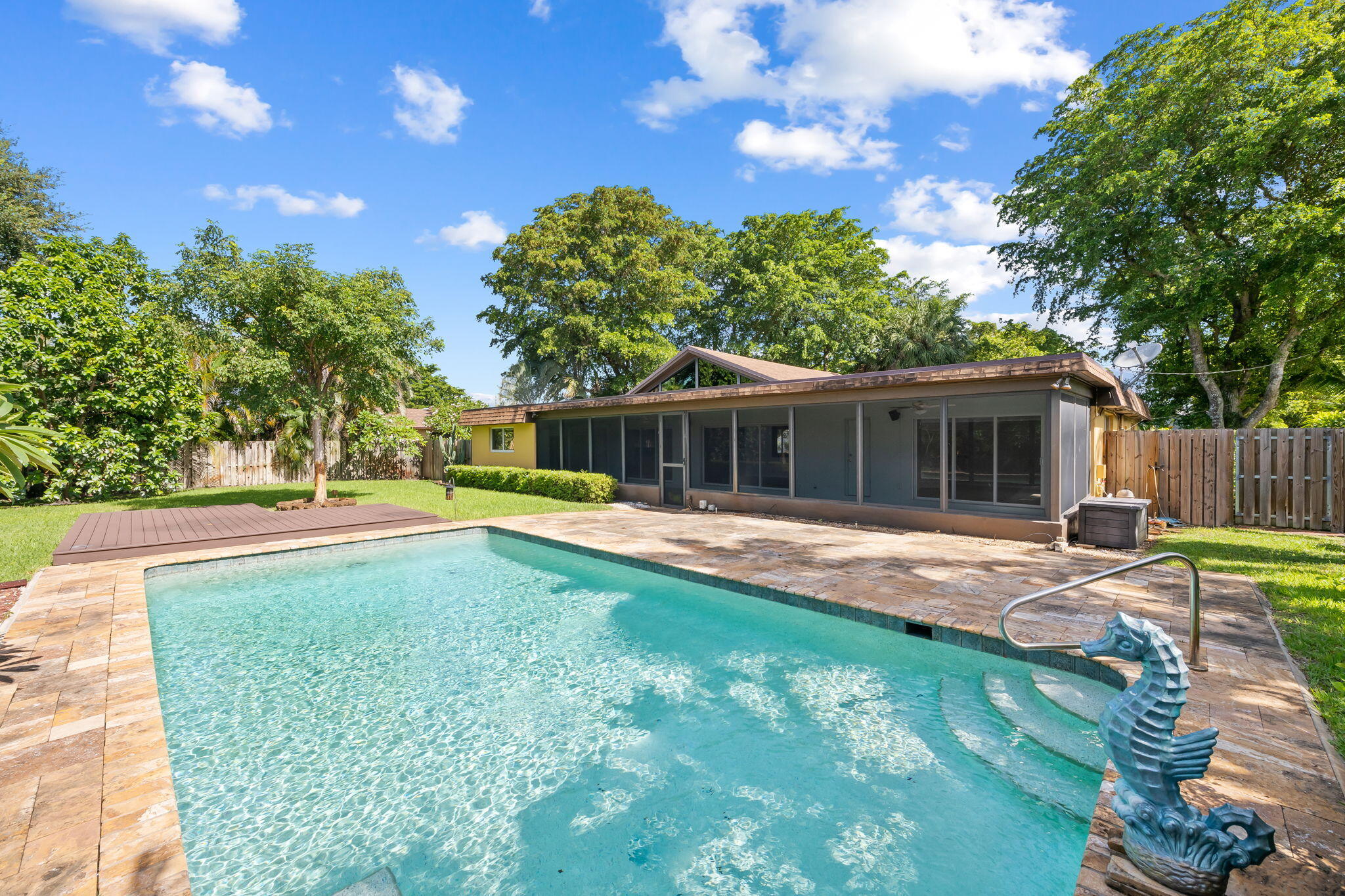Foto de propiedad en 5920 SW 16th Street, Plantation, FL 33317 Plantation con MLS# 