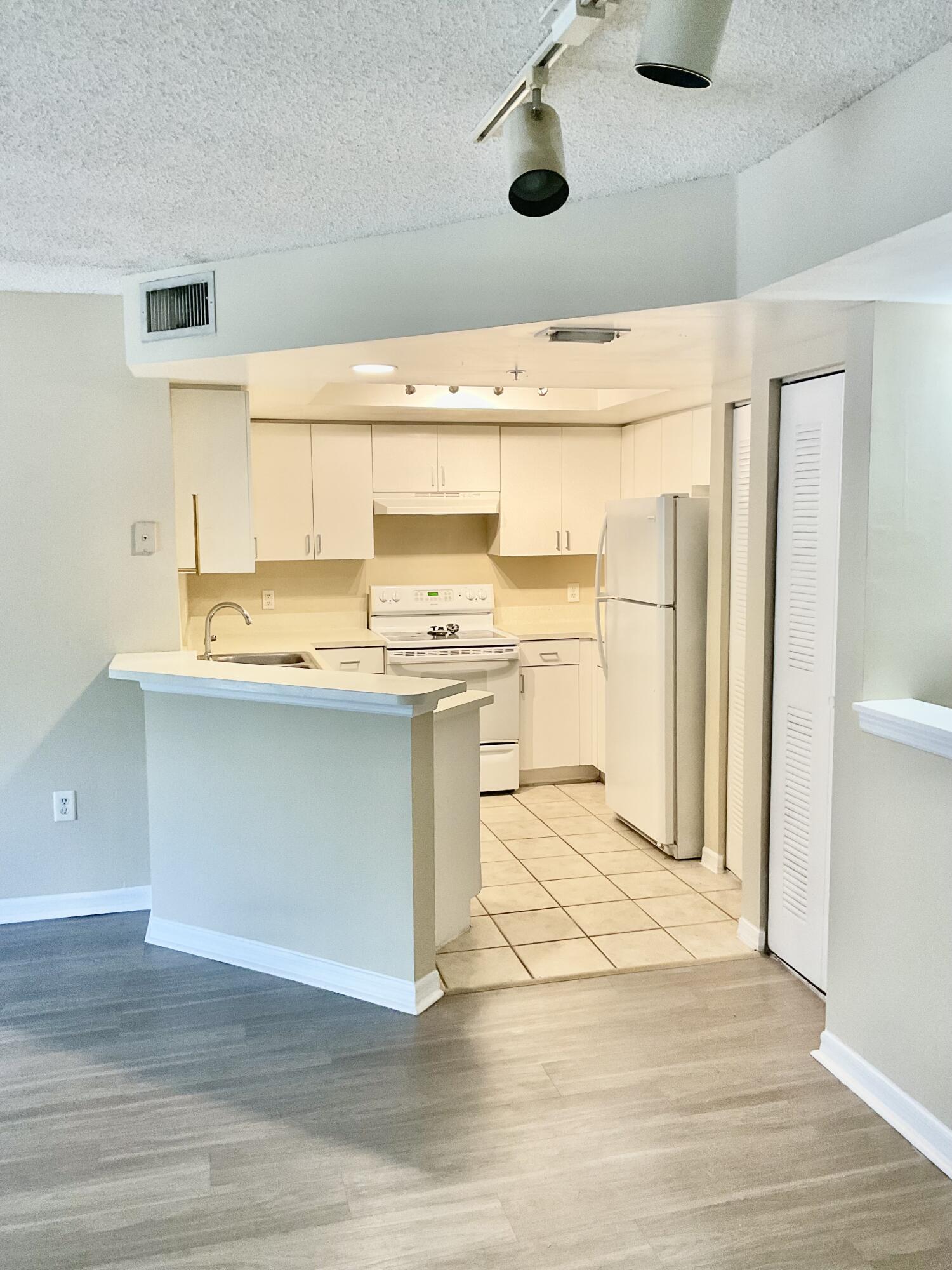 En Renta 4163 N Haverhill Road 1217, West Palm Beach, FL 33417, West Palm Beach, FL 33417