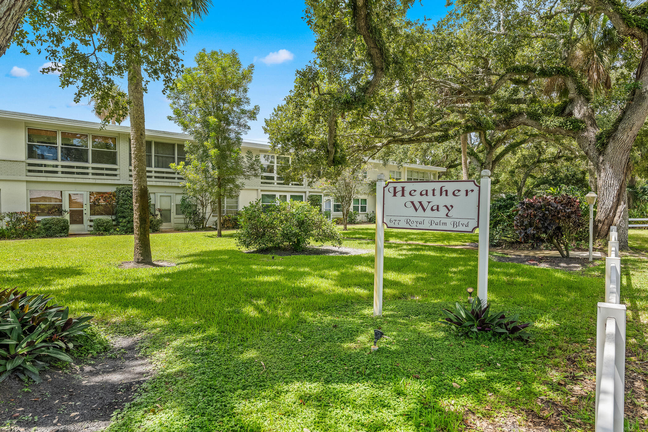 En Venta 677 ROYAL PALM Boulevard 7, Vero Beach, FL 32960, Vero Beach, FL 32960