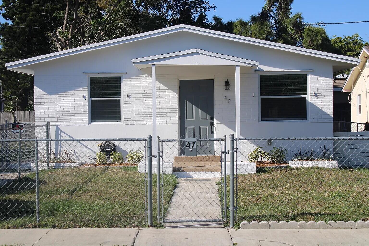 Foto de propiedad en 47 SE 12TH Street, Dania Beach, FL 33004 Dania Beach con MLS# 