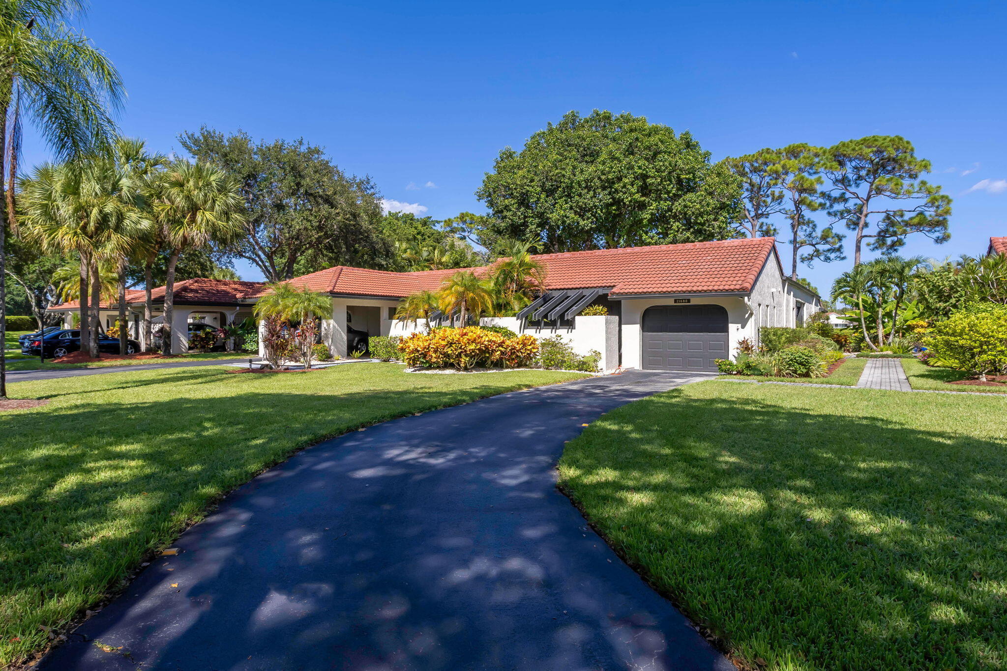 Foto de propiedad en 21680 Tall Palm Circle 12-B, Boca Raton, FL 33433 Boca Raton con MLS# 
